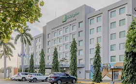 Holiday Inn Convention Center By Ihg